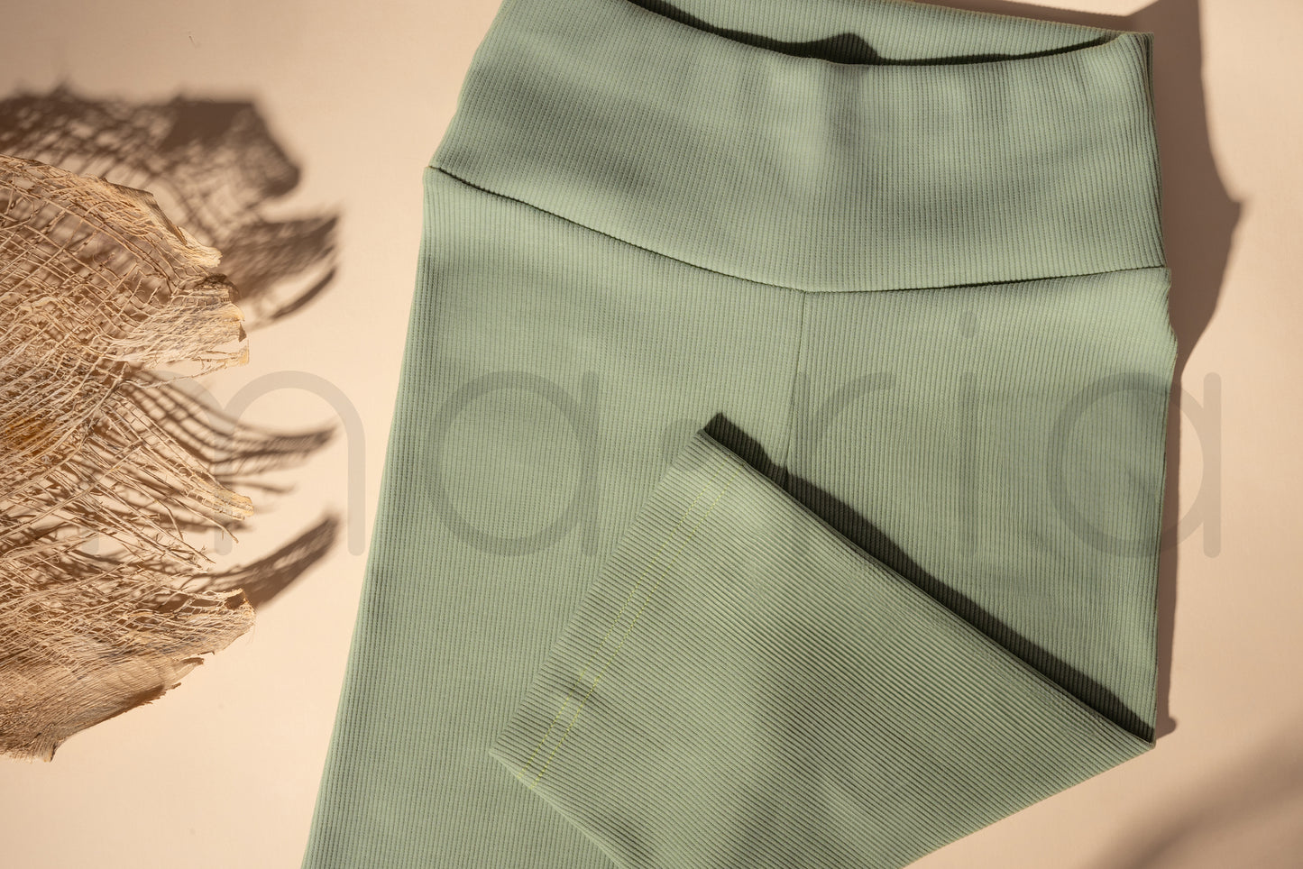 1/2 ribbed leggings with a high waist, cotton sports cyclists